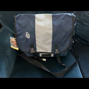 Vintage Timbuk2 Commute Laptop Messenger Bag in Silver and Navy